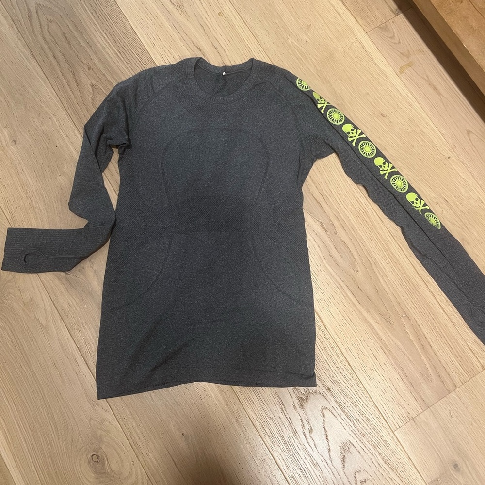 Soul cycle X lululemon top